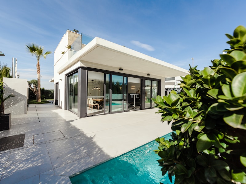 742 W Canyon Crest Dr